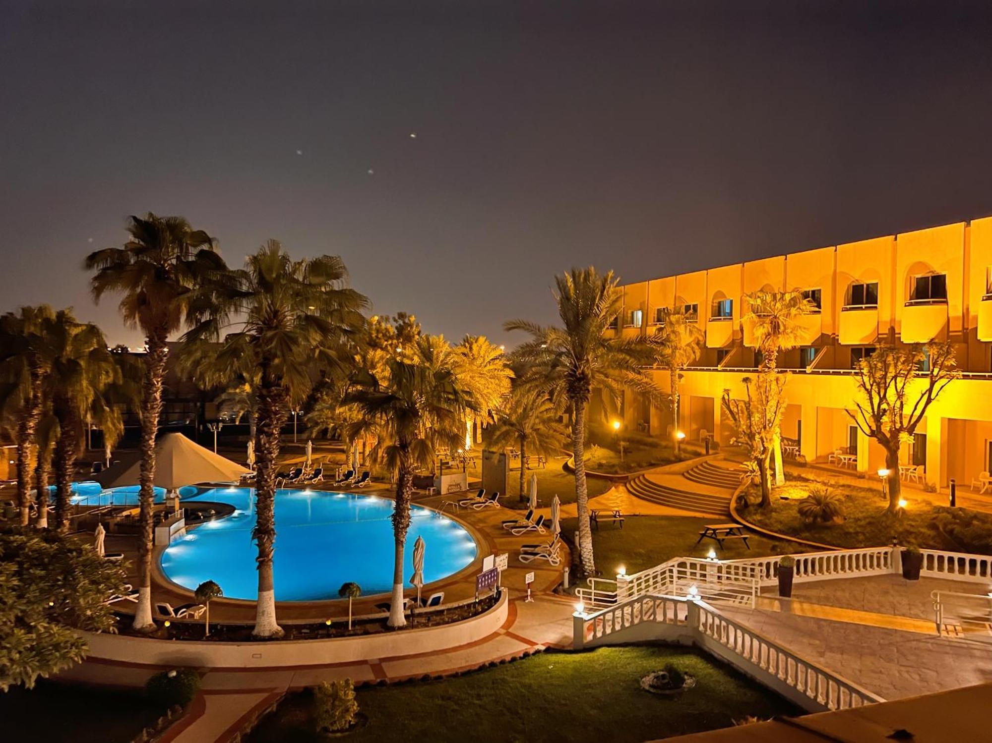 Metropolitan Al Mafraq Hotel Αμπού Ντάμπι Εξωτερικό φωτογραφία